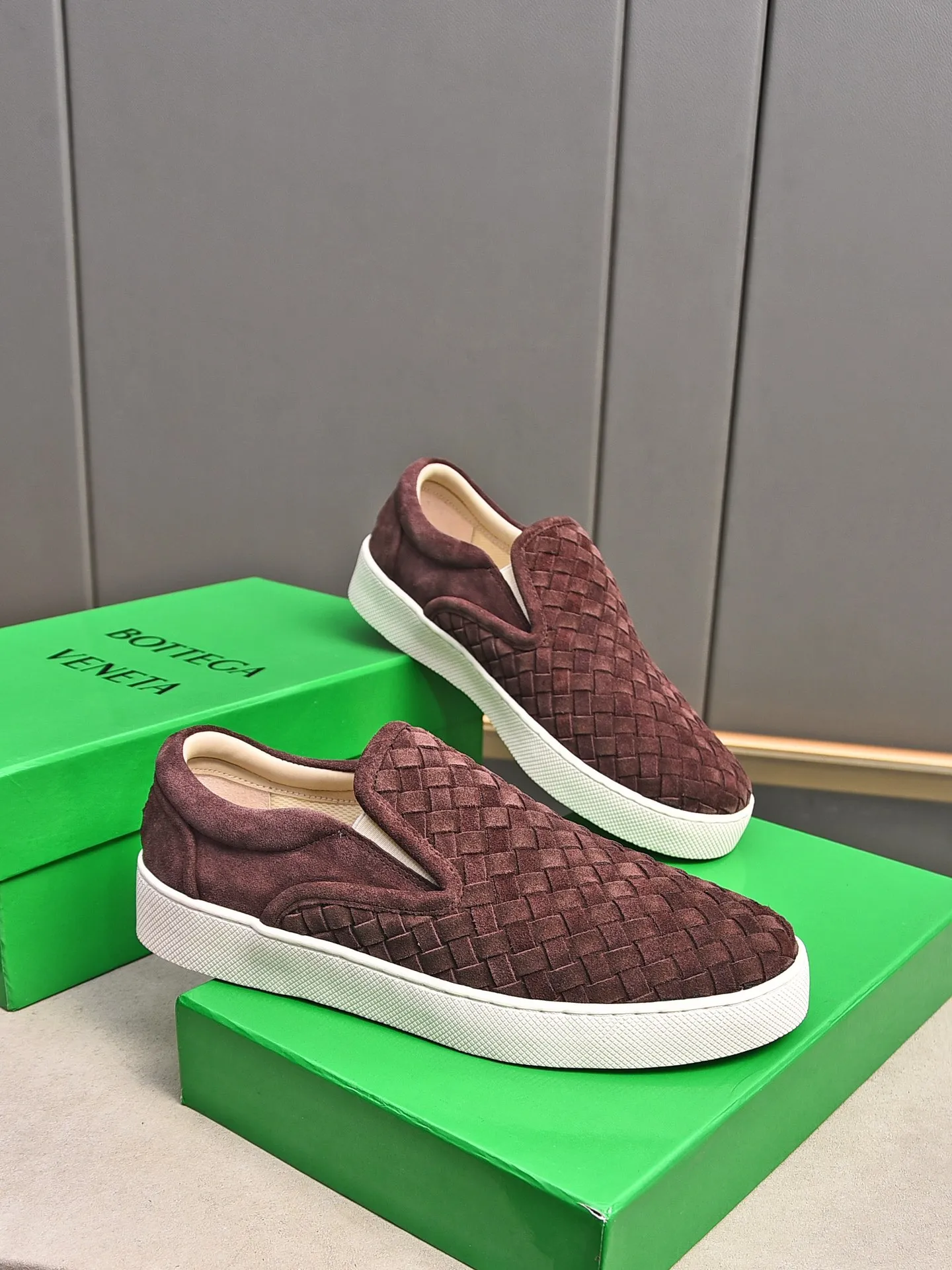 Men's shoes 💰460 [Sleeves series] BOTTEG* VENET* - high-end boutique Size: 38-44 (45 customized) BV new product, first-layer cowhide artificially woven classic style harmoniously blends with contemporary fashion temperament, rubber soles are light and flexible, water-dyed sheepskin pads! [Taobao, Tmall, and live streaming are the first choices]